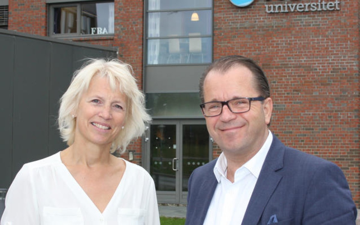 Iselin Marstrander, adm.dir ved Nordlandsforskning og Bjørn Olsen, rektor ved Nord universitet er klare til å ta imot forskere fra hele verden. Foto: Per Jarl Elle, Nord universitet.