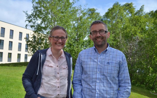 Fornøyde prisvinnere, Siri Jakobsen og Tommy H. Clausen. Foto: Hanne Risa